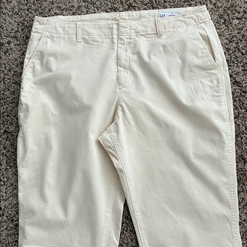 GAP Khaki Pants Downtown Chino  Straight leg Plus SZ 18 NWOT